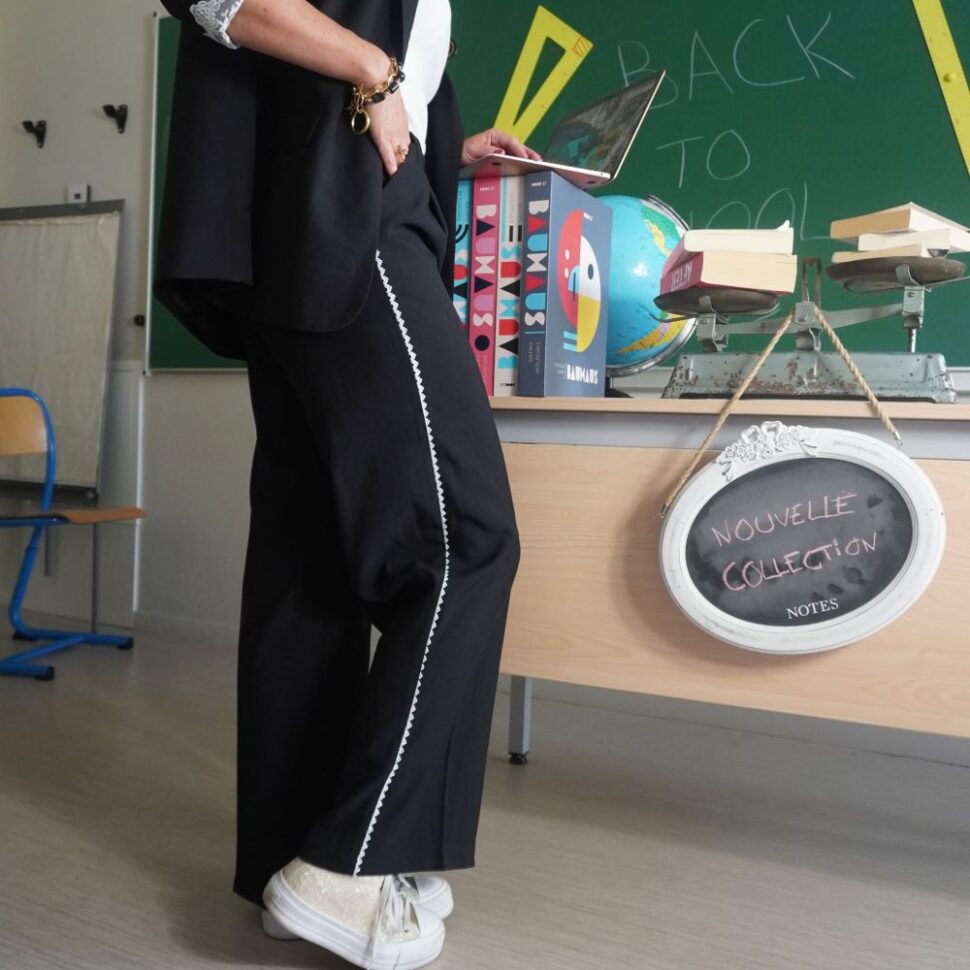 Pantalon noir coupe large et confortable