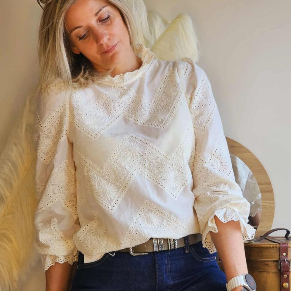 Blouse femme broderie anglaise écru