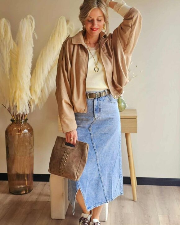 Jupe midi asymétrique en jean tendance et intemporelle