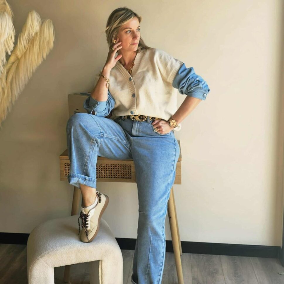 Look femme denim clair sport/ chic