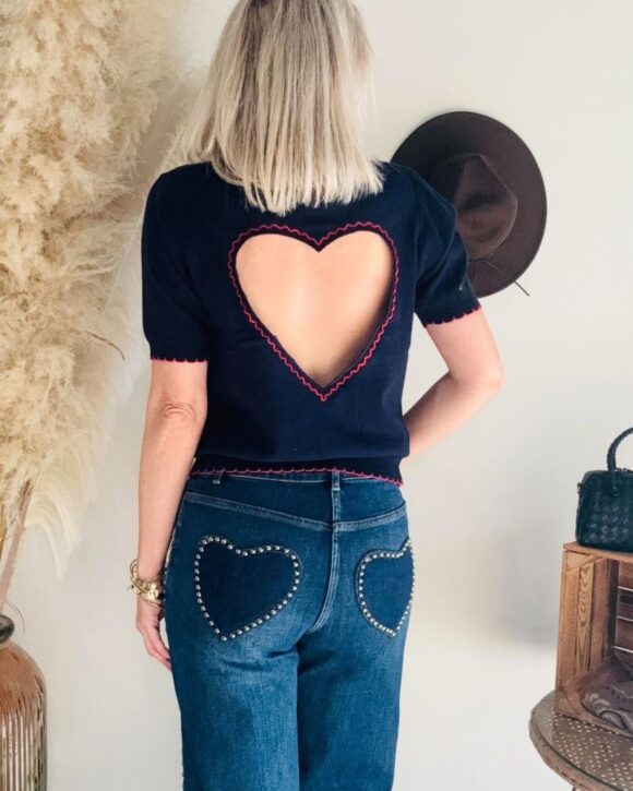 Pull COEUR femme avec un détail cœur au dos