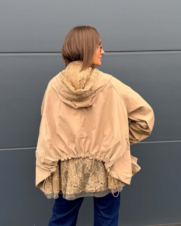 Parka femme oversize beige finition dentelle