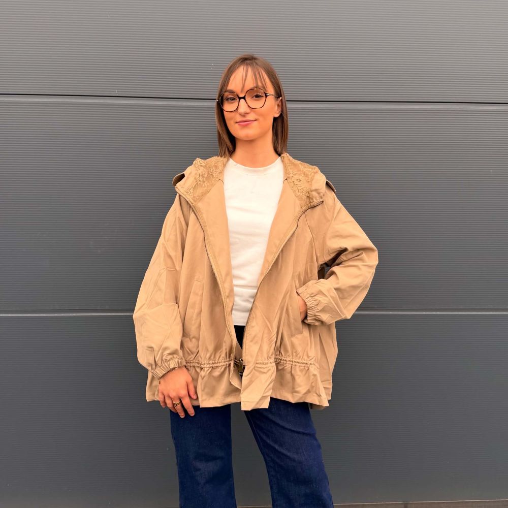Parka femme beige asymétrique oversize avec dentelle