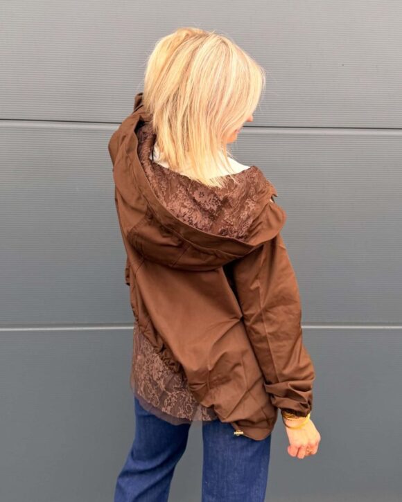 Parka femme chocolat avec finition dentelle